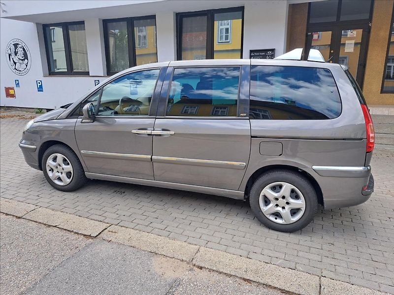 Peugeot 807 2,0 HDI - fotka 5 z 41