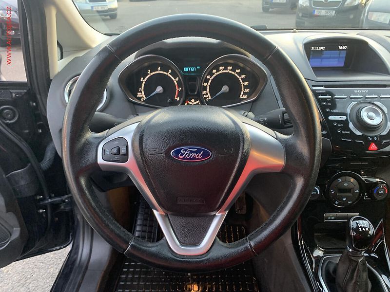 Ford Fiesta (2012) 1.0 EB, AC, park.asist - fotka 13 z 19