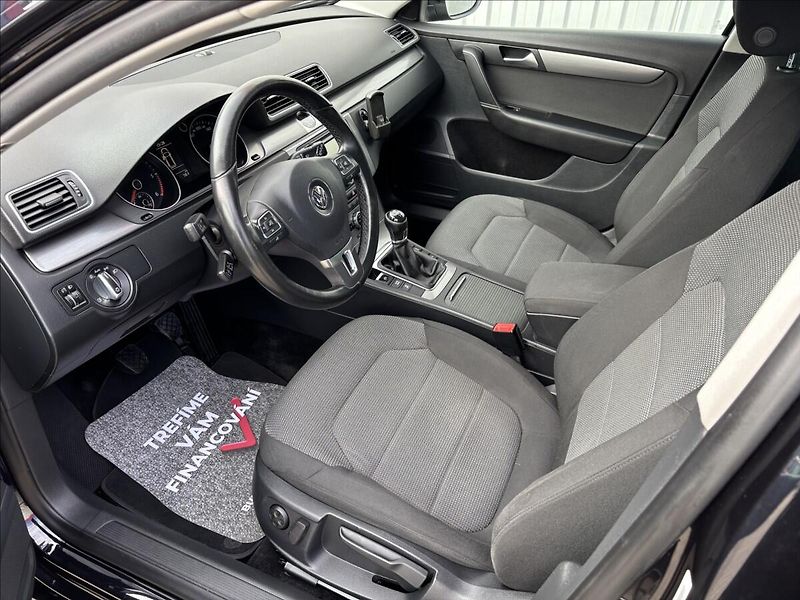 Volkswagen Passat Var. 2.0 TDi Comfortline - fotka 9 z 13