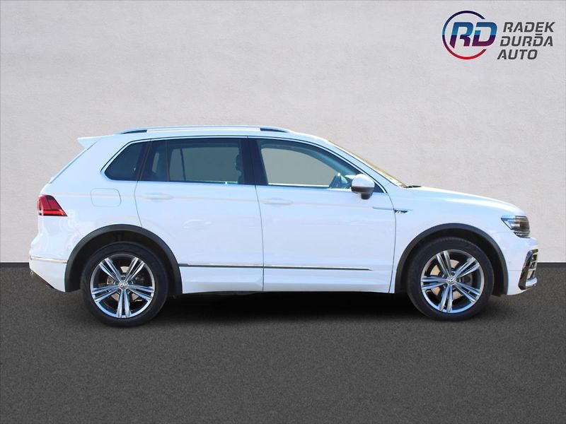 Volkswagen Tiguan 2,0 TDI  1.MAJ,A/T,4x4,R-LINE - fotka 4 z 41