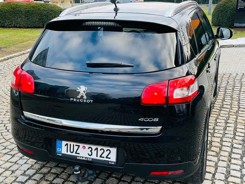 Peugeot 4008 1.8HDI 4x4 VÝHŘEV KAMERA TAŽNÉ - fotka 13 z 52