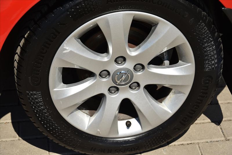 Opel Meriva 1.4T 88kW 1.MAJITEL ČR - fotka 9 z 22