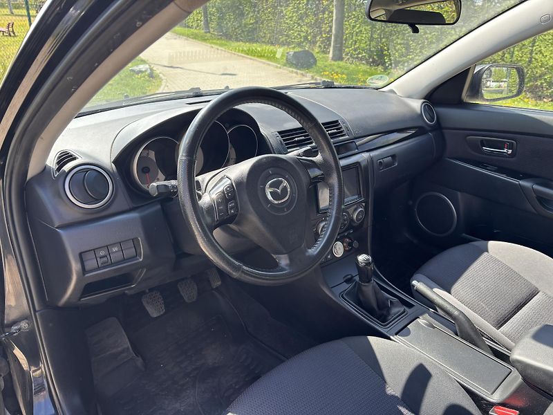 Mazda 3 1.6 Sport Active - fotka 22 z 26