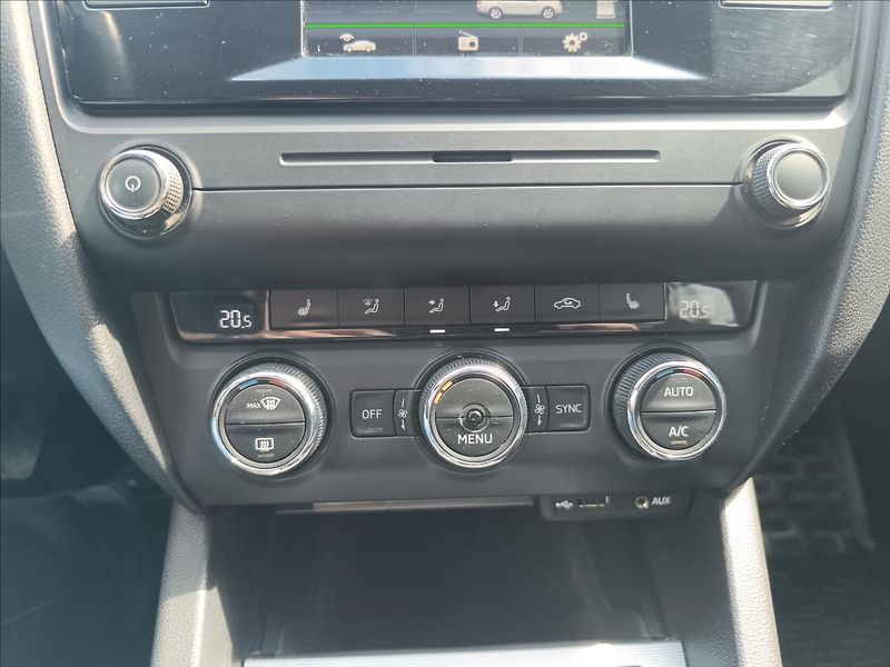 Škoda Octavia 1,6 TDi Style - fotka 16 z 18
