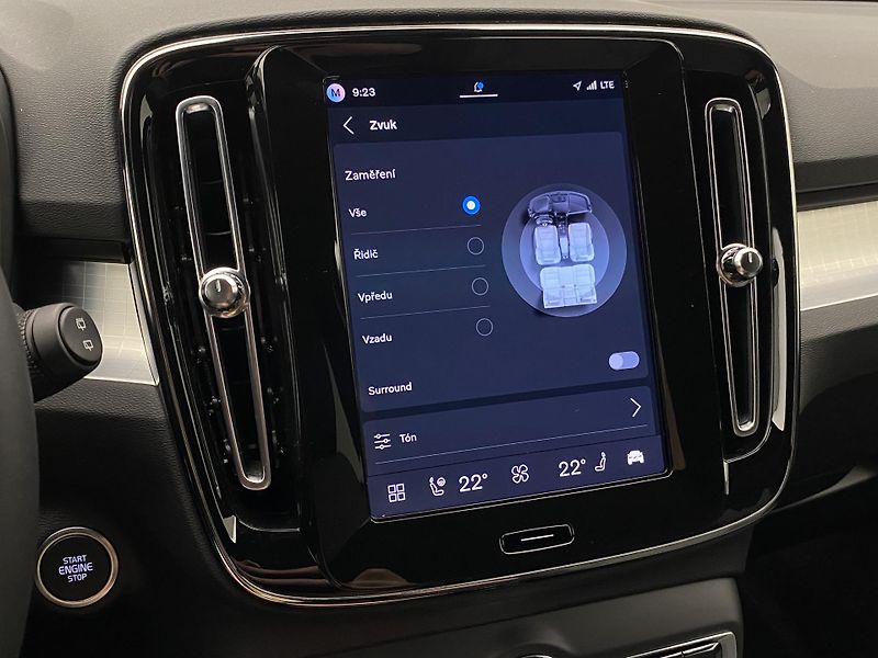 Volvo XC40 (2026) B3 AUT DARK PLUS - fotka 54 z 59