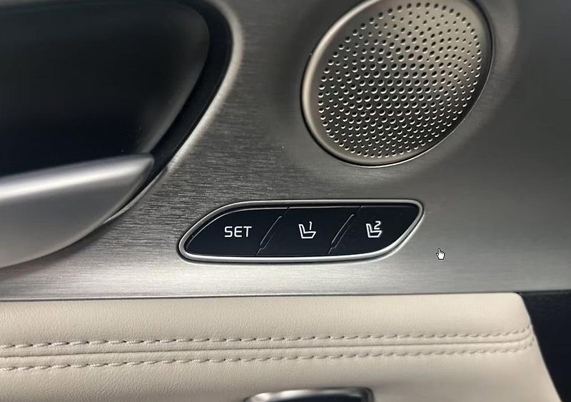 Kia Stinger 2.2 CRDI AWD GT Bílý in. HuD  - fotka 13 z 21