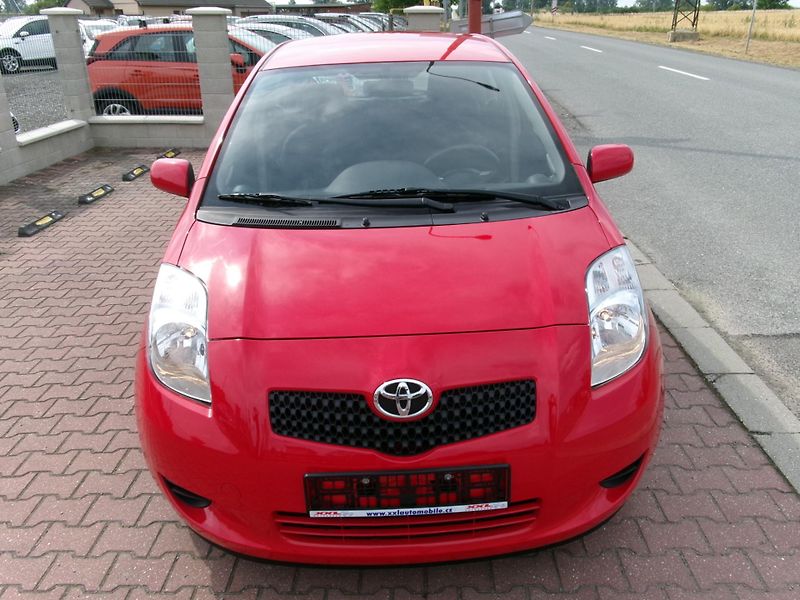 Toyota Yaris (2006) 1,0 VTT-i KLIMA - fotka 4 z 25