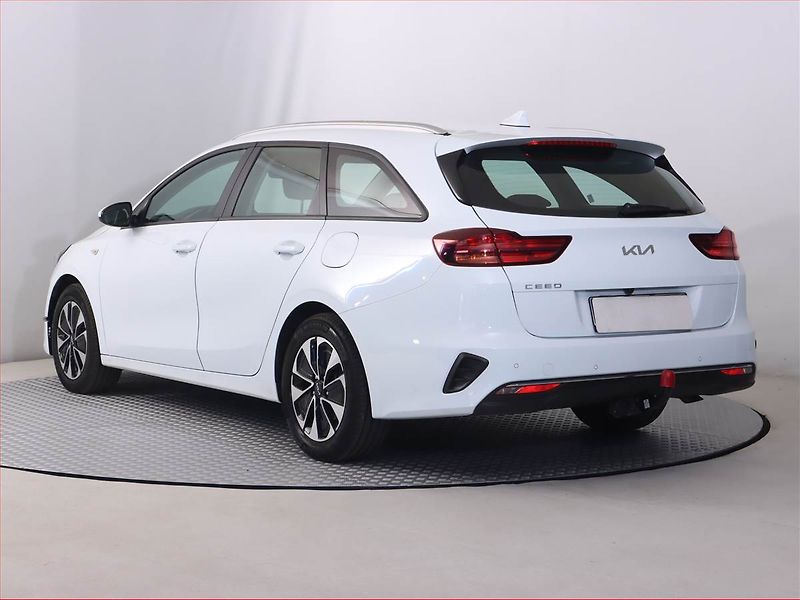 Kia Ceed (2024) Spin 1.5 T-GDI - fotka 4 z 23