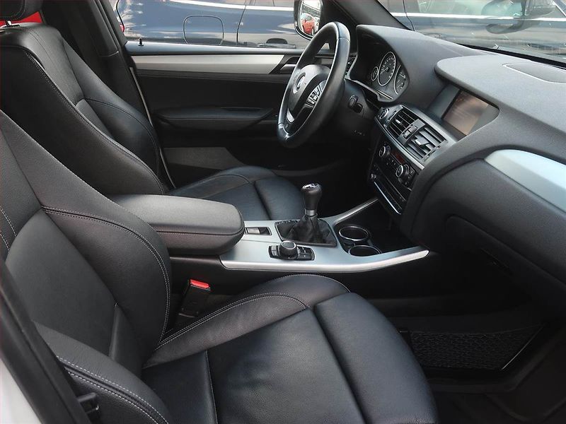 BMW X3 (2013) xDrive20d, 4X4, Serv.kniha - fotka 9 z 16