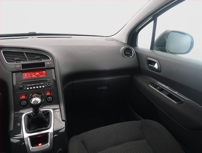 Peugeot 5008 (2010) 2.0 HDI, Tempomat - fotka 8 z 14