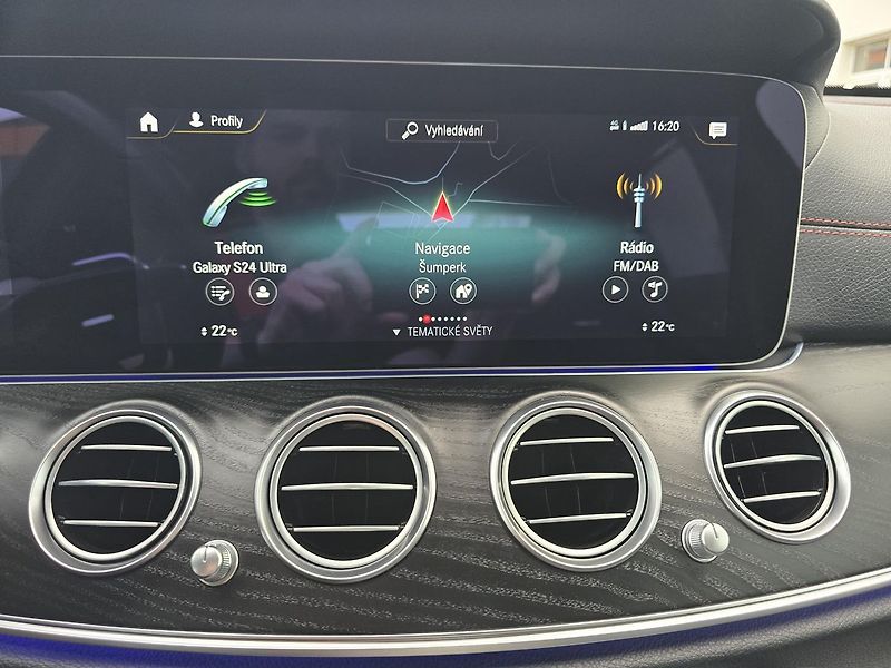 Mercedes-Benz Třídy E E53 AMG 4MATIC+ 360°CAM PANOR. - fotka 52 z 65