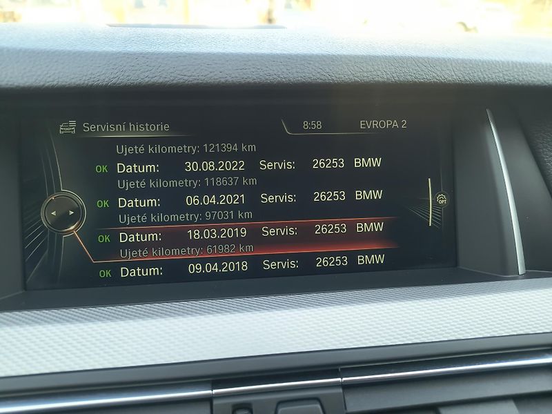 BMW Řada 5 (2014) 525d M xDRIVE/HEAD-UP/PANORAMA - fotka 48 z 61