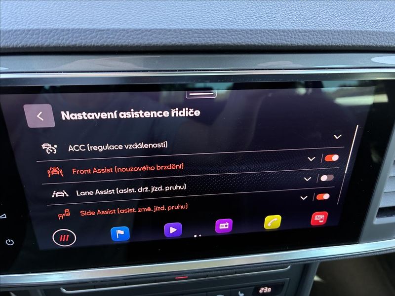Seat Ateca 2,0 TDI TAŽNÉ,KAMERA,KŮŽE - fotka 26 z 35