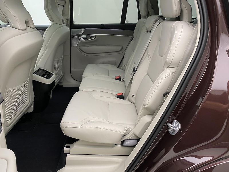 Volvo XC90 (2026) B5 AWD AUT BRIGHT ULTRA 7míst - fotka 6 z 74