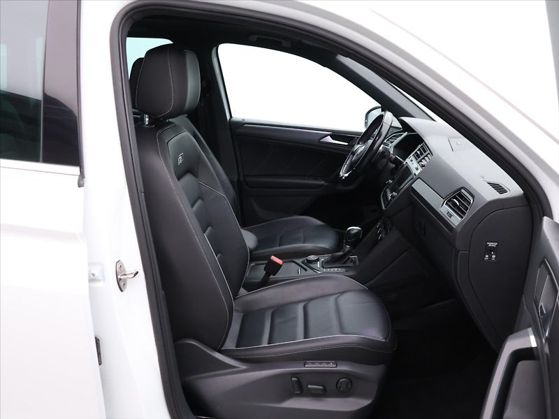 Volkswagen Tiguan 2,0 TDI 140kW 4M DSG R-Line - fotka 11 z 27