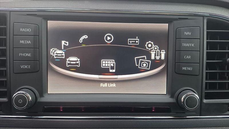 Seat Leon 2,0 110 KW ST FR Panorama - fotka 16 z 19