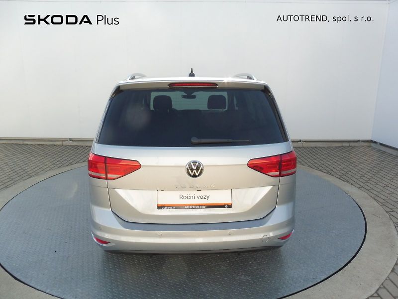 Volkswagen Touran (2026) People 1,5 TSI 110kW - fotka 25 z 26