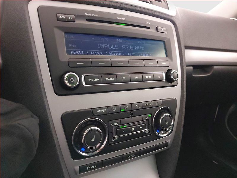 Škoda Octavia (2013) Style 1.4 TSI, Serv.kniha - fotka 12 z 19