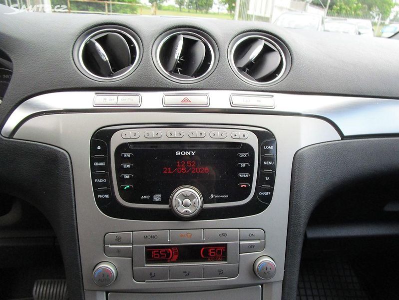 Ford S-MAX (2009) 2,0TDci-103KW-AUTOMAT - fotka 12 z 17