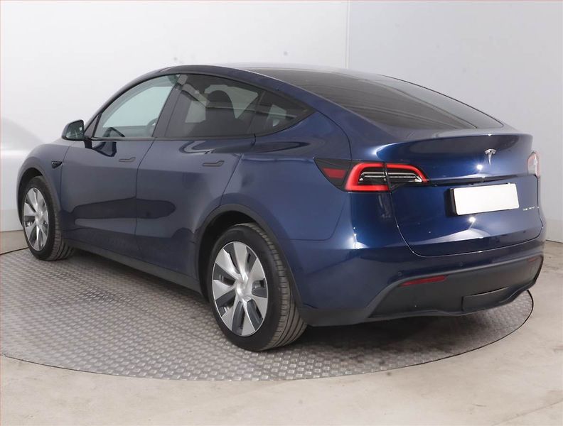 Tesla Model Y (2022) Long Range AWD 79kWh, SoH 91% - fotka 4 z 21