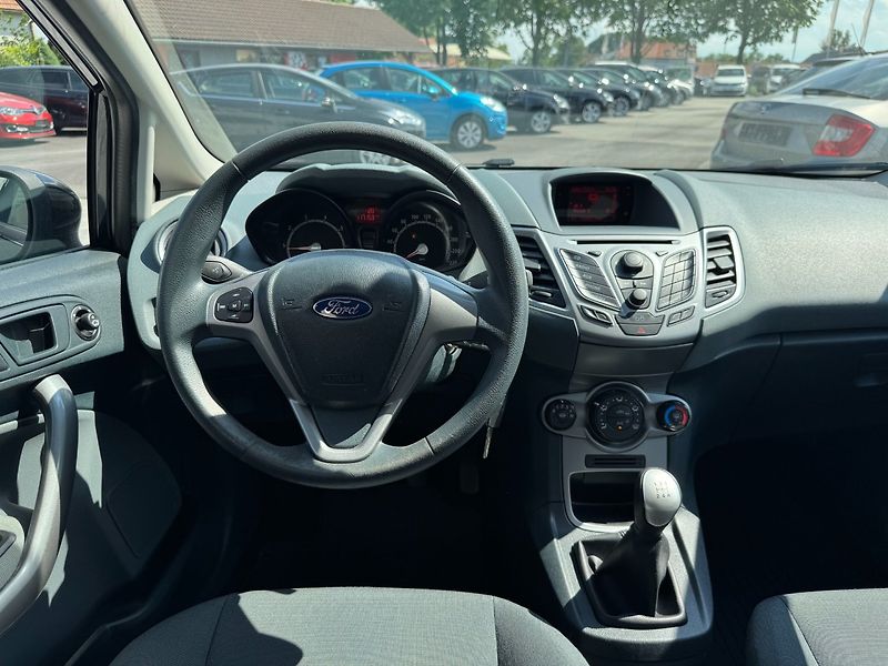 Ford Fiesta (2011) 1.25i 44kW - fotka 18 z 31