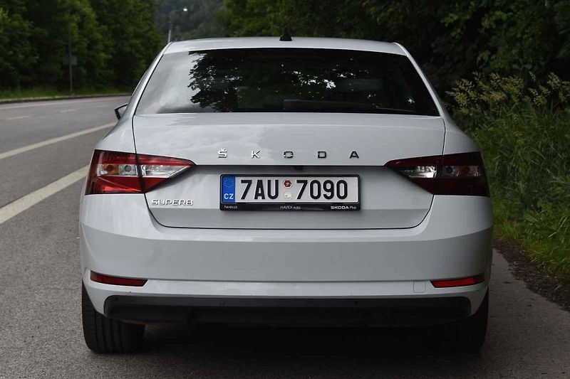 Škoda Superb třetí generace je spolehlivé auto na dlouhé cesty