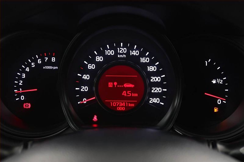 Kia Ceed (2015) 1.4 CVVT, Serv.kniha - fotka 9 z 13