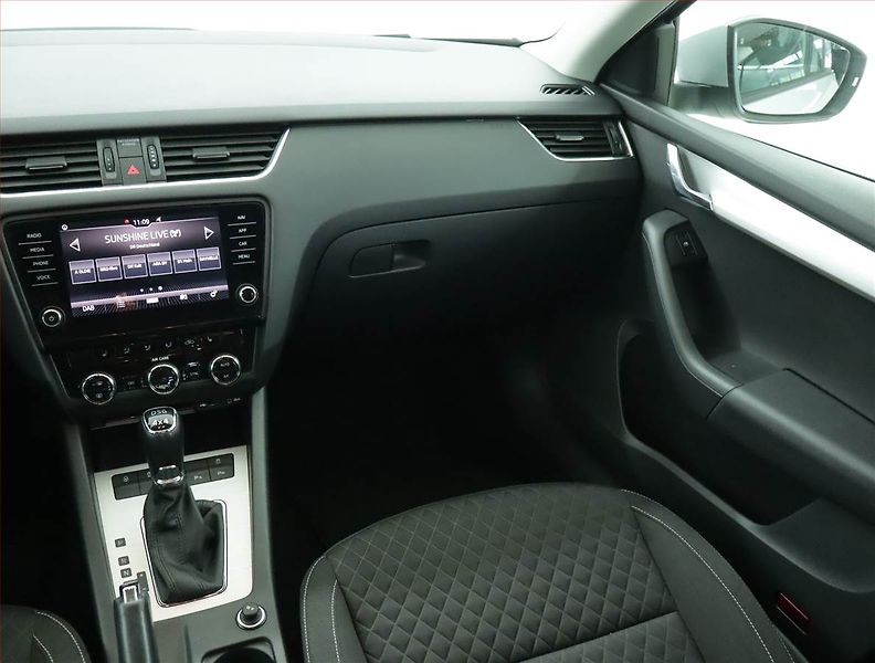 Škoda Octavia (2017) 2.0 TDI, 4X4, Automat - fotka 8 z 19