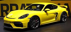 Ojeté Porsche 718 Cayman GT4 patří k velmi luxusním vozům.
