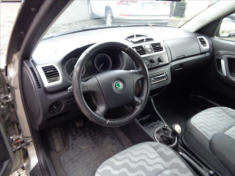 Škoda Roomster 1,4 - fotka 14 z 17