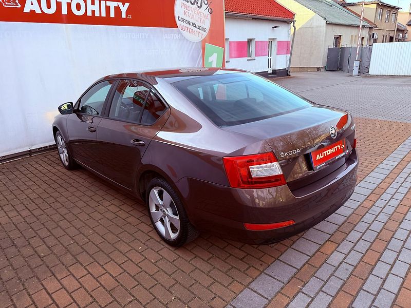 Škoda Octavia 1.6 TDi Elegance, ČR - fotka 6 z 21