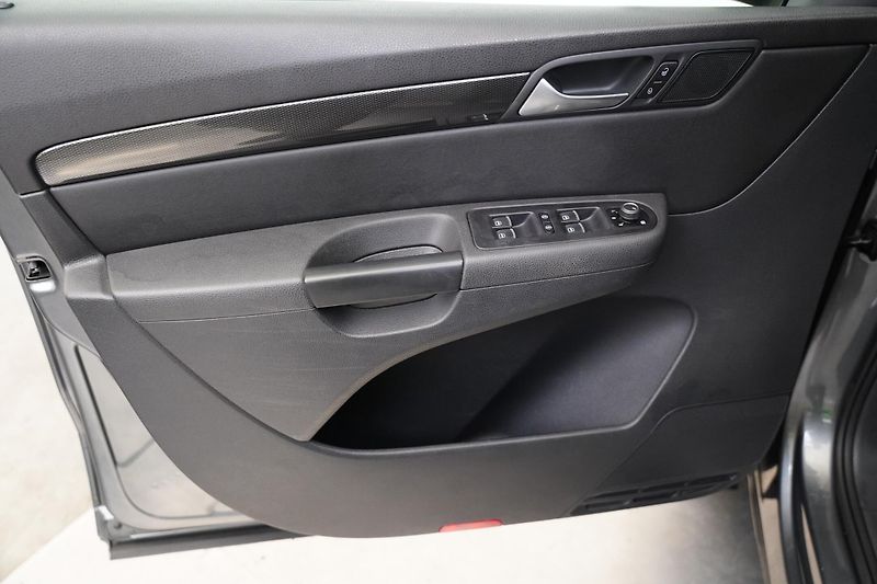 Seat Alhambra - fotka 12 z 30