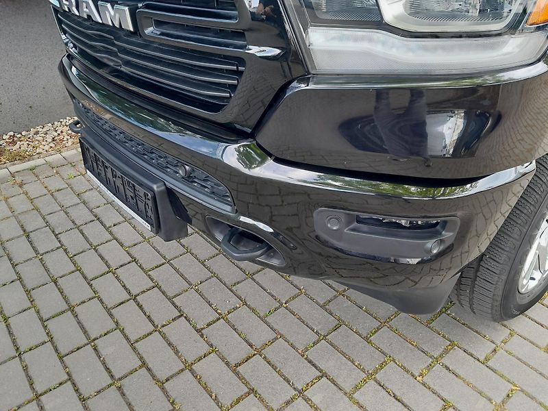 Dodge RAM (2024) 1500, 5.7 V8  Laramie - fotka 13 z 43