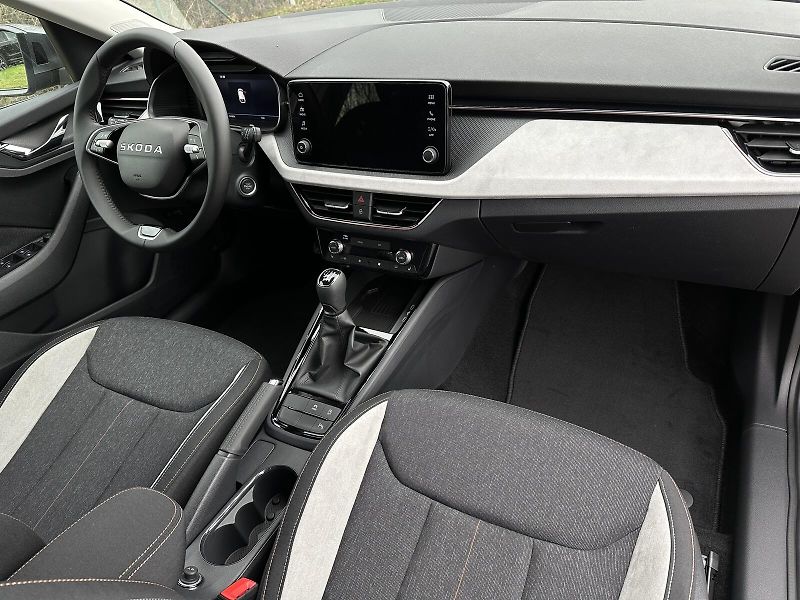 Škoda Scala 1.0TSi 116PS LED V.Cockpit Cli - fotka 36 z 39