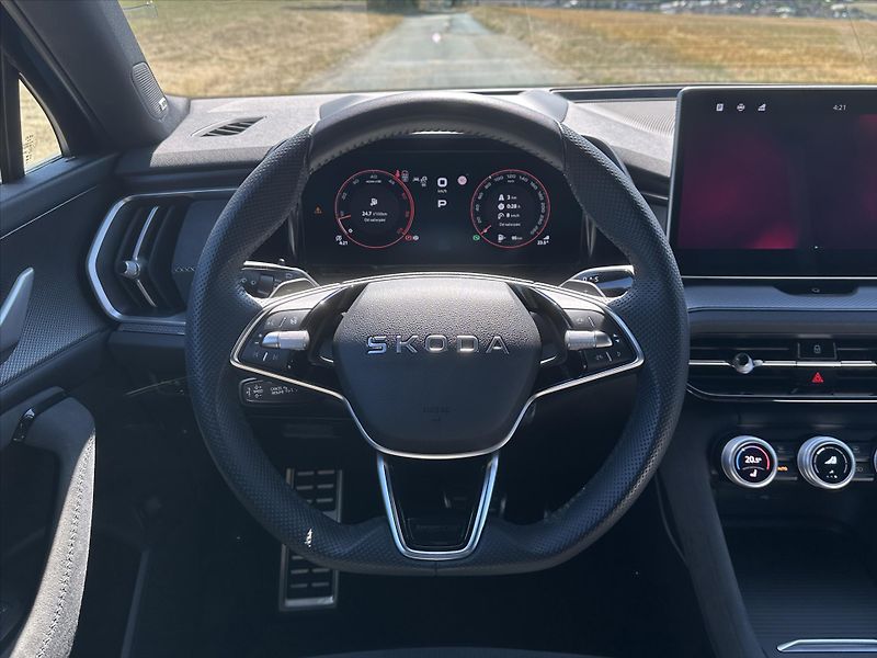 Škoda Kodiaq 2,0 TDI DSG 4x4 Sportline 7-Mí - fotka 20 z 36
