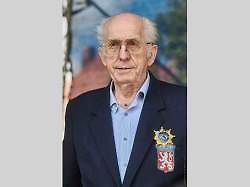 Veteránský závod Slánský okruh 2022 byl plný legend a věnovaný značce Praga.