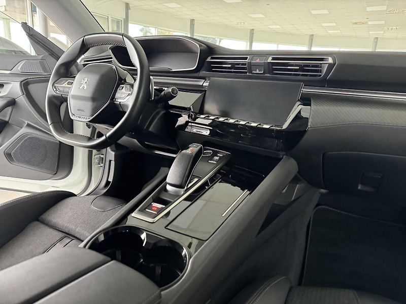 Peugeot 508 Hybrid 225*AT8*REZERVACE! - fotka 13 z 38
