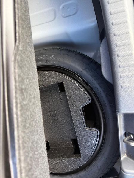 Toyota Yaris 1.5 HSD e-CVT Style - fotka 25 z 27