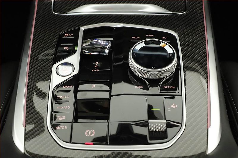 BMW X7 (2025) xDrive40d - fotka 12 z 31