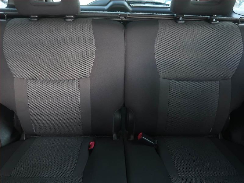 Toyota RAV4 (2004) 2.0 D-4D , 4X4, Tempomat - fotka 10 z 13