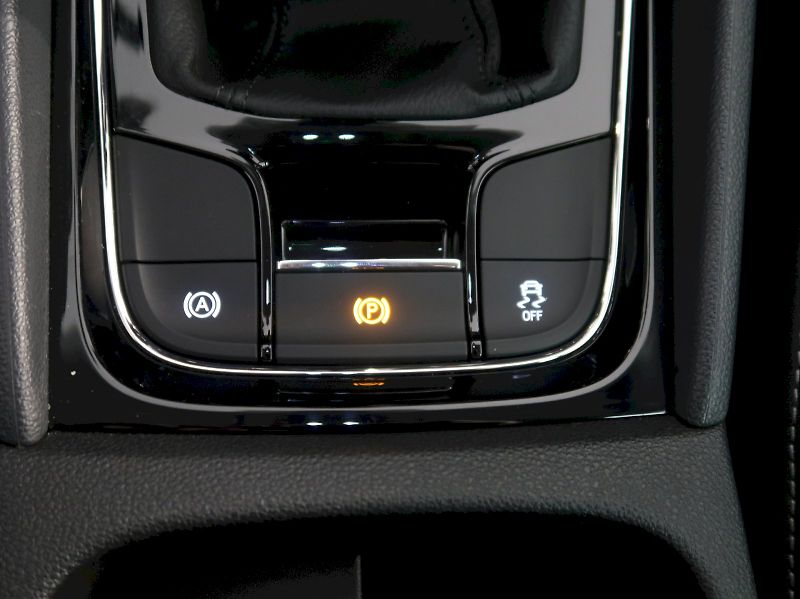 Škoda Karoq (2025) SELECTION 2.0TDI 85KW TAŽNÉ - fotka 33 z 40