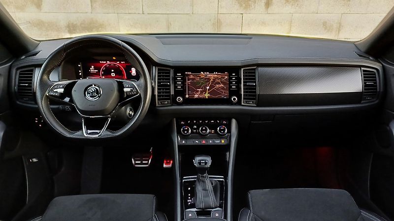 Škoda Kodiaq TDI 147kW 4x4 SPORTLINE-CR-DPH - fotka 18 z 50