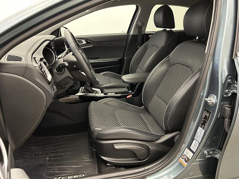 Kia XCeed 1.5 T-GDi TOP (2021) - fotka 7 z 23