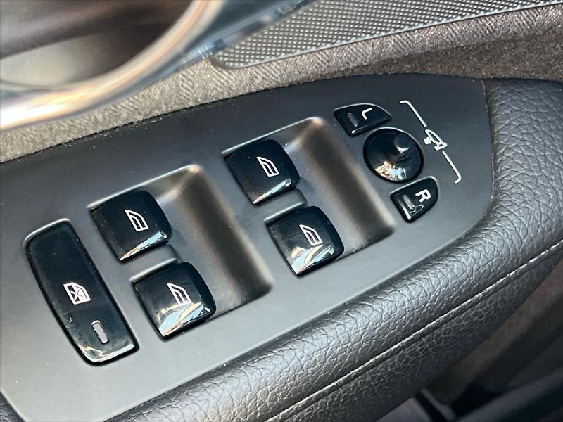 Volvo V90 2,0 187kW 8AT 2WD MOMENTUM  T5 - fotka 20 z 24