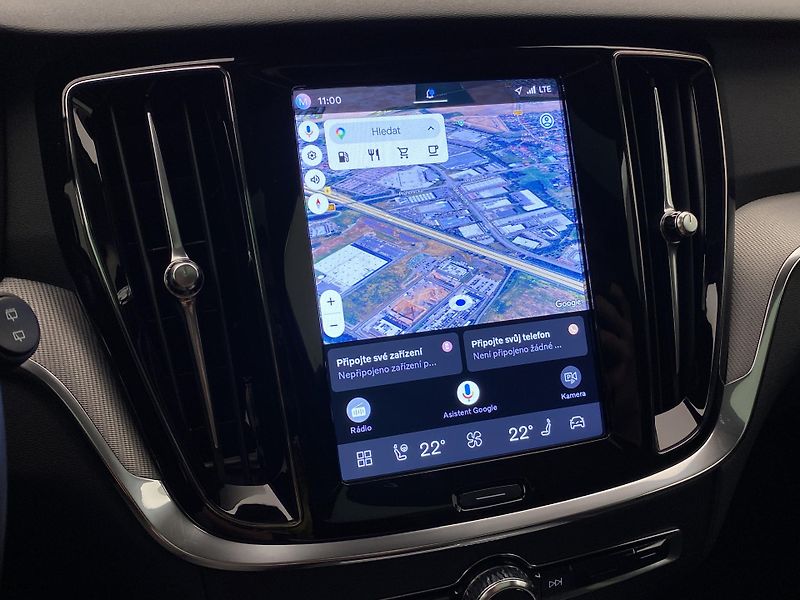 Volvo V60 B4 DARK PLUS AUT  - fotka 40 z 59