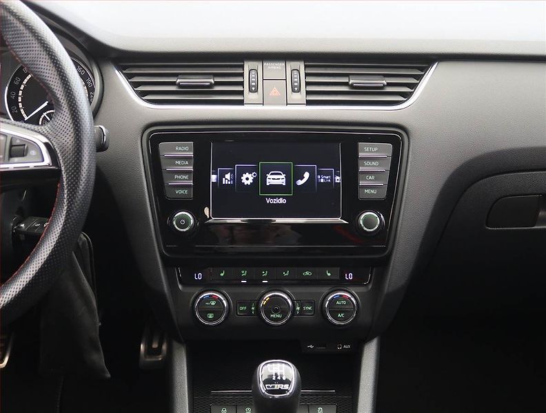 Škoda Octavia (2016) RS 2.0 TSI, Kůže, Bi-Xenony - fotka 12 z 25