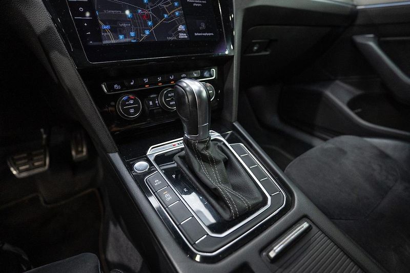 Volkswagen Arteon 2.0 TDI R-Line 140 kW - fotka 20 z 34