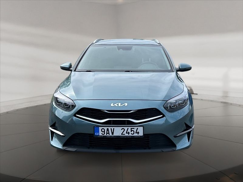 Kia Ceed 1,5 T-GDI 118 Top AT - fotka 2 z 11