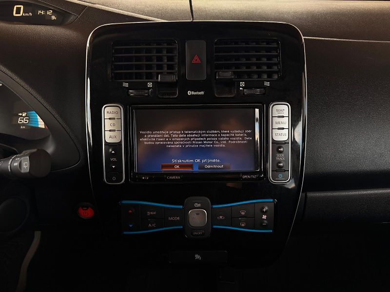 Nissan Leaf Tekna 30 kWh - fotka 17 z 24