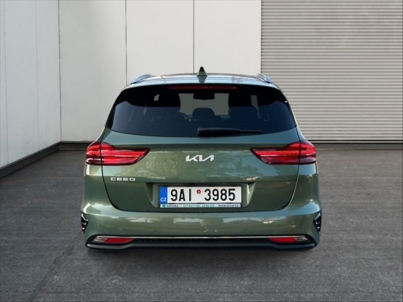Kia Ceed 1,5 T-GDI 118 Top - fotka 5 z 10